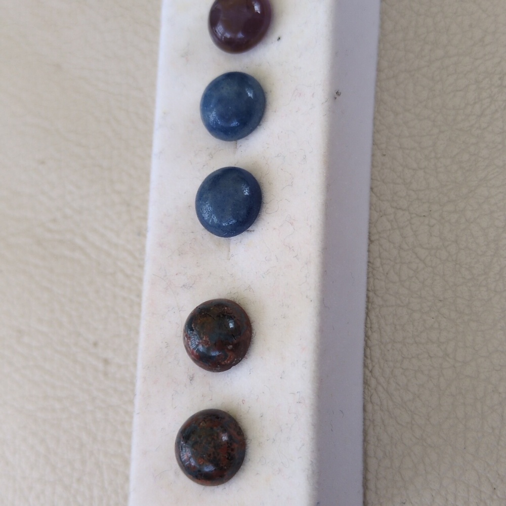 Jade Botton Earrings 5 Pair Set. - Picture 7 of 8